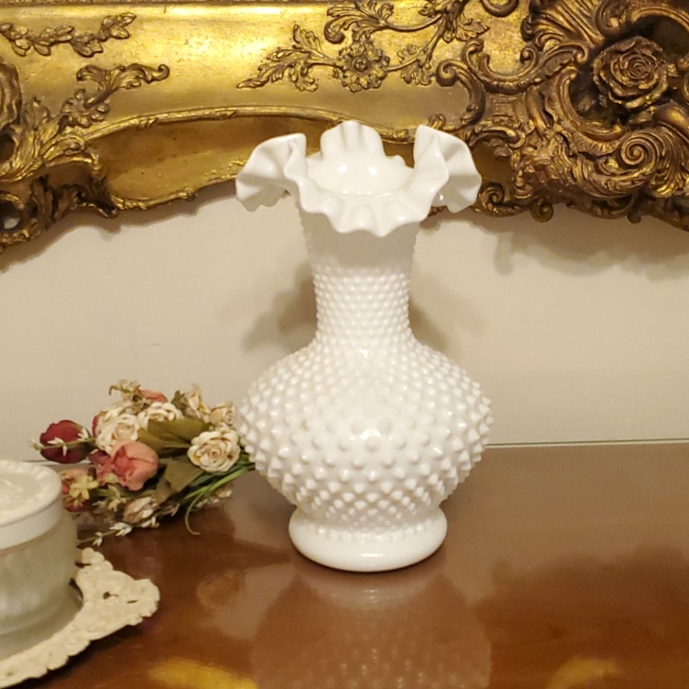 Fenton White Milk Glass Ruffle Hobnail Vase - Picture 8 of 15